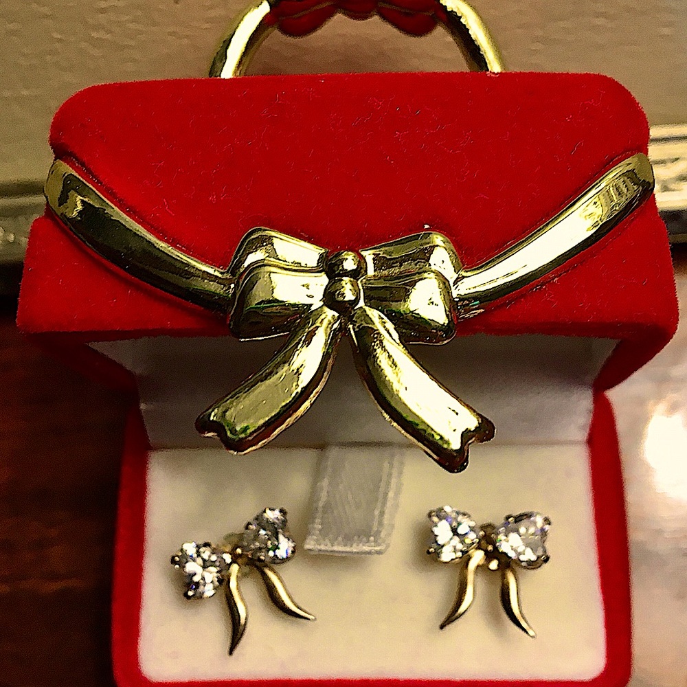 Yellow Gold pierced earrings in matching gift box 🎈Last Chance!